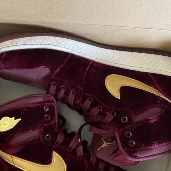 Air Jordan 1 Retro Heiress GG velvet - Picture 9 of 10